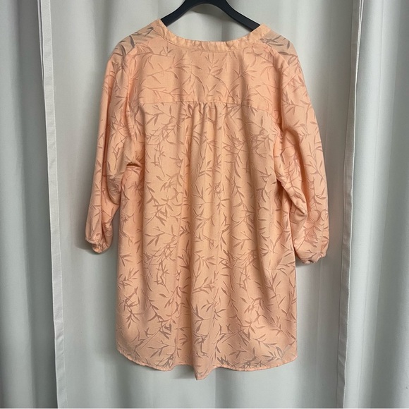 Women within peach shirt/blouse size 18/20 (large) tunic high low - Picture 2 of 6